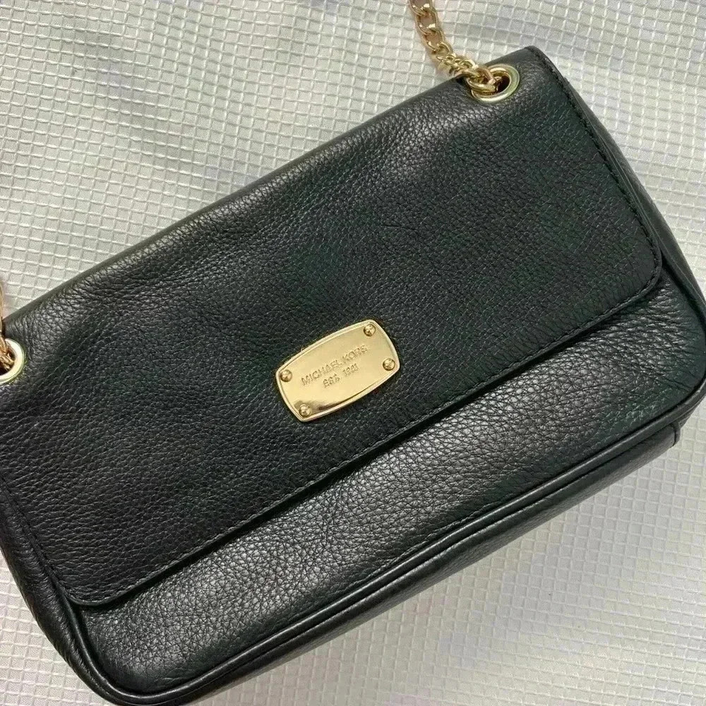 Micheal Kors Black and Gold Purse EUC - Picture 5 of 8